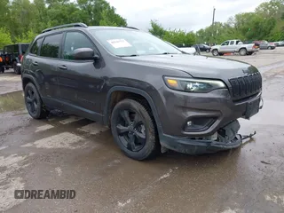2019 Jeep Cherokee Latitude Plus с VIN 1C4PJMLB2KD328371, выставлен на аукционе IAAI как лот 42143737 с пробегом 98 417 миль миль и . История ставок и продаж доступна на DreamBid. Изображение 1.