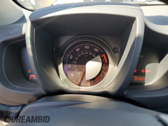 2011 Scion xD z VIN JTKKU4B44B1010587, wystawiony jako Copart lot #55654225 z przebiegiem 87 926 mil mil oraz Szkody całkowita. Historia ofert i sprzedaży dostępna na DreamBid. Obrazek 9.