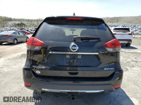 2017 Nissan Rogue SV z VIN KNMAT2MV5HP543165, wystawiony jako Copart lot #53532745 z przebiegiem 136 616 mil mil oraz Szkoda całkowita • Salvage title. Historia ofert i sprzedaży dostępna na DreamBid. Obrazek 6.