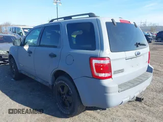 2008 Ford Escape XLT with VIN 1FMCU93198KD32038, listed as a IAAI auction lot 38925724 with 66,153 mi miles. Bid and sale history available at carsss.com. Image 3.