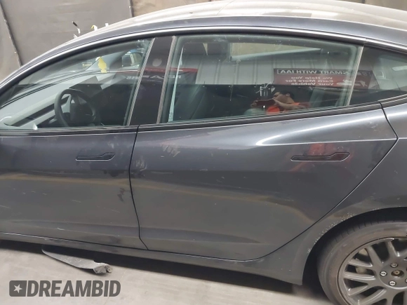 2025 Tesla Model 3 Long Range with VIN 5YJ3E1EA4SF952168, listed as a IAAI auction lot 42281783 with 3,926 mi miles and . Bid and sale history available at DreamBid. Image 14.