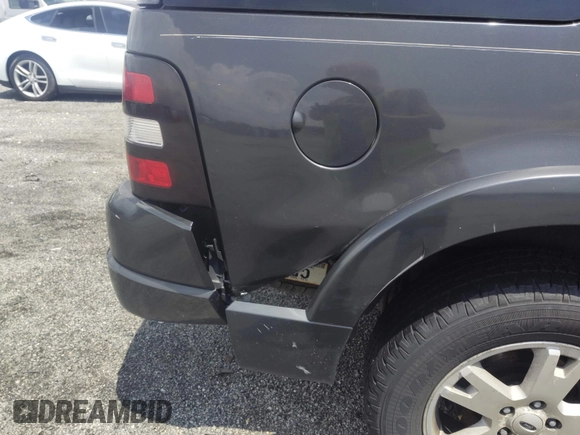 2007 Ford Explorer XLT with VIN 1FMEU73E57UA74667, listed as a IAAI auction lot 42566348 with Not provided miles and . Bid and sale history available at DreamBid. Image 6.