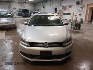2012 Volkswagen Jetta SE с VIN 3VWDX7AJ9CM018864, выставлен на аукционе IAAI как лот 42044947 с пробегом 142 549 миль миль и . История ставок и продаж доступна на DreamBid. Изображение 12.