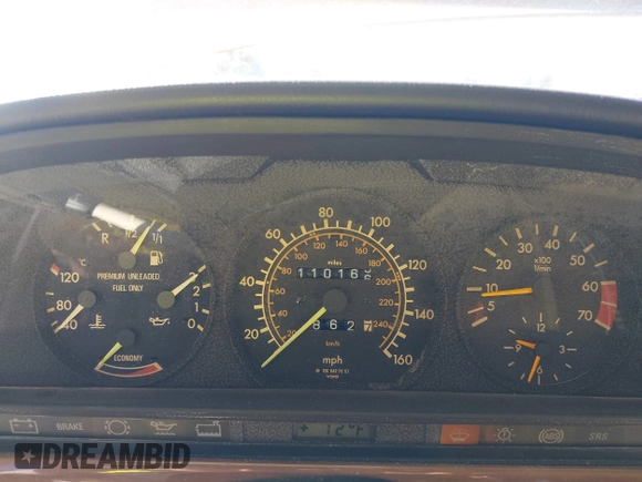 1988 Mercedes-Benz 420 with VIN WDBCA35DXJA370020, listed as a IAAI auction lot 41464756 with 110,166 mi miles. Bid and sale history available at carsss.com. Image 7.