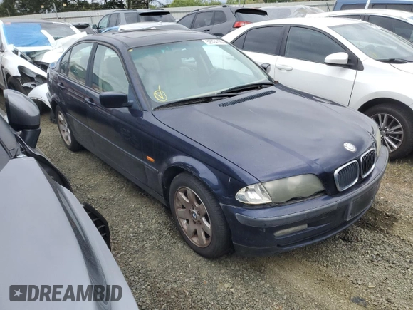 2001 BMW 3 Series 325i with VIN WBAAV334X1FU92599, listed as a Copart auction lot 52724155 with 82,156 mi miles and Clean Title. Bid and sale history available at carsss.com. Image 4.