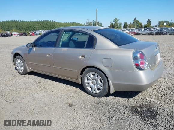 2005 Nissan Altima 2.5 S with VIN 1N4AL11D05N401065, listed as a IAAI auction lot 40482251 with 189,035 mi miles. Bid and sale history available at carsss.com. Image 3.