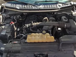 2018 Ford F-150 XLT z VIN 1FTEW1CB9JKE97577, wystawiony jako Copart lot #85098405 z przebiegiem 146 022 mil mil oraz Czysty tytuł • Clean title. Historia ofert i sprzedaży dostępna na DreamBid. Obrazek 14.