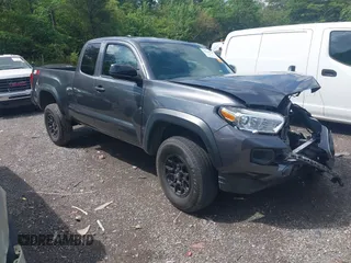 2020 Toyota Tacoma SR z VIN 5TFRZ5CN0LX088271, wystawiony jako IAAI lot #42169345 z przebiegiem 75 654 mil mil oraz . Historia ofert i sprzedaży dostępna na DreamBid. Obrazek 1.