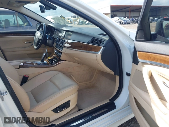2011 BMW 5 Series 535i z VIN WBAFR7C50BC804345, wystawiony jako IAAI lot #41856642 z przebiegiem 127 357 mil mil oraz . Historia ofert i sprzedaży dostępna na DreamBid. Obrazek 5.