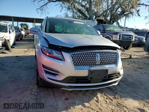 2019 Lincoln MKC Reserve with VIN 5LMCJ3D94KUL09107, listed as a Copart auction lot 82624854 with 27,502 mi miles and Salvage title. Bid and sale history available at DreamBid. Image 12.
