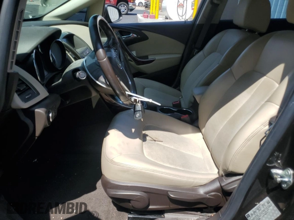 2015 Buick Verano z VIN 1G4PP5SK3F4152681, wystawiony jako Copart lot #61830975 z przebiegiem 191 428 mil mil oraz Czysty tytuł • Clean title. Historia ofert i sprzedaży dostępna na DreamBid. Obrazek 7.