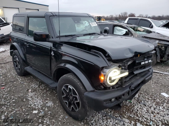 2022 Ford Bronco with VIN 1FMDE5AH9NLB65437, listed as a Copart auction lot 83311424 with 20,931 mi miles and Salvage Title. Bid and sale history available at carsss.com. Image 4.