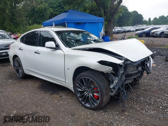 2016 Infiniti Q70 with VIN JN1BY1AR3GM270723, listed as a IAAI auction lot 40029163 with 80,411 mi miles. Bid and sale history available at carsss.com. Image 1.