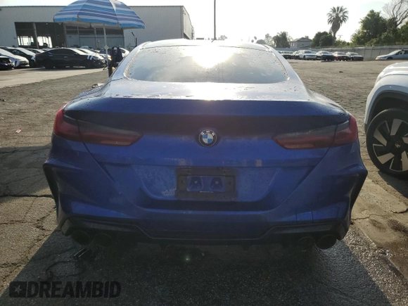 2020 BMW M8 z VIN WBSAE0C08LCD77532, wystawiony jako Copart lot #51166005 z przebiegiem 23 661 mil mil oraz Czysty tytuł • Clean title. Historia ofert i sprzedaży dostępna na DreamBid. Obrazek 6.