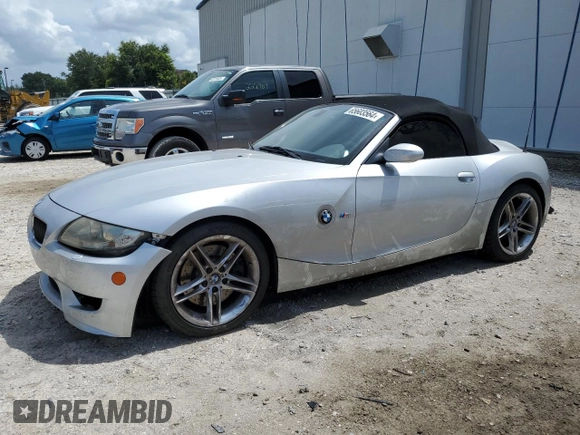 2007 BMW Z4 M z VIN 5UMBT93577LY53284, wystawiony jako Copart lot #65603564 z przebiegiem 81 650 mil mil oraz Czysty tytuł • Clean title. Historia ofert i sprzedaży dostępna na DreamBid. Obrazek 1.