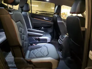 2024 Volkswagen Atlas Peak Edition SE z VIN 1V2CR2CA2RC595138, wystawiony jako Copart lot #57865435 z przebiegiem 24 039 mil mil oraz Szkoda całkowita • Salvage title. Historia ofert i sprzedaży dostępna na DreamBid. Obrazek 11.