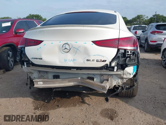 2022 Mercedes-Benz GLE 63 S AMG with VIN 4JGFD8KB2NA767714, listed as a IAAI auction lot 42359544 with 55,544 mi miles and . Bid and sale history available at DreamBid. Image 17.