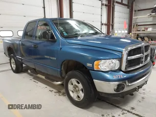 2005 Dodge 1500 SLT with VIN 1D7HU18D45S300274, listed as a IAAI auction lot 42138772 with 204,355 mi miles. Bid and sale history available at carsss.com. Image 1.