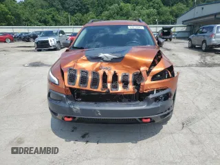 2014 Jeep Cherokee Trailhawk z VIN 1C4PJMBS4EW236608, wystawiony jako Copart lot #63672685 z przebiegiem 132 341 mil mil oraz Szkoda całkowita • Salvage title. Historia ofert i sprzedaży dostępna na DreamBid. Obrazek 5.