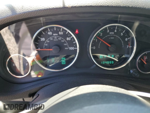 2013 Jeep Wrangler Sahara z VIN 1C4AJWBG5DL566559, wystawiony jako Copart lot #54823405 z przebiegiem 134 099 mil mil oraz Szkoda całkowita • Salvage title. Historia ofert i sprzedaży dostępna na DreamBid. Obrazek 9.
