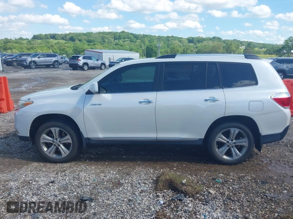 2011 Toyota Highlander Limited with VIN 5TDYK3EH0BS046070, listed as a IAAI auction lot 42134709 with 161,213 mi miles and . Bid and sale history available at DreamBid. Image 14.
