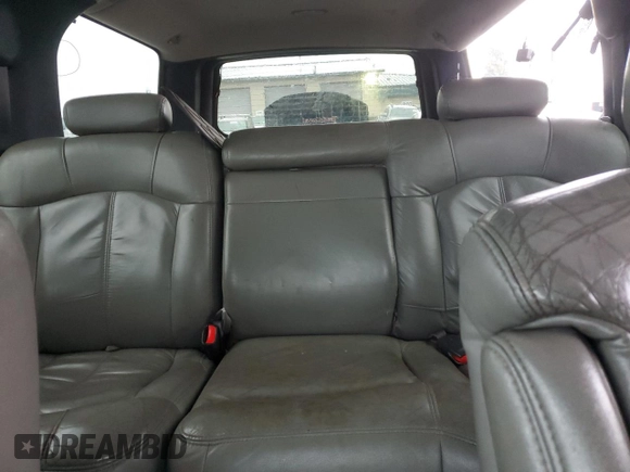 2000 Chevrolet Suburban LS with VIN 3GNFK16TXYG205867, listed as a Copart auction lot 87032424 with 307,632 mi miles and Salvage title. Bid and sale history available at DreamBid. Image 10.
