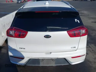 2017 Kia Niro LX with VIN KNDCB3LC6H5044078, listed as a IAAI auction lot 41466190 with 194,146 mi miles. Bid and sale history available at carsss.com. Image 16.