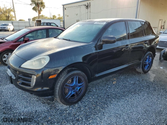 2010 Porsche Cayenne with VIN WP1AA2AP0ALA05562, listed as a Copart auction lot 85090654 with 211,154 mi miles and Salvage Title. Bid and sale history available at carsss.com. Image 1.