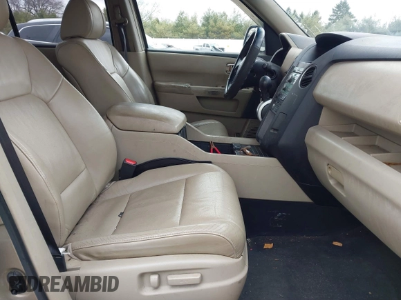 2009 Honda Pilot EX-L with VIN 5FNYF48569B002035, listed as a IAAI auction lot 41838347 with 198,849 mi miles. Bid and sale history available at carsss.com. Image 5.