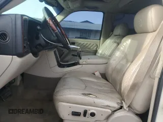 2005 Cadillac Escalade ESV z VIN 3GYFK66NX5G240695, wystawiony jako Copart lot #45814095 z przebiegiem 262 803 mil mil oraz Czysty tytuł • Clean title. Historia ofert i sprzedaży dostępna na DreamBid. Obrazek 7.