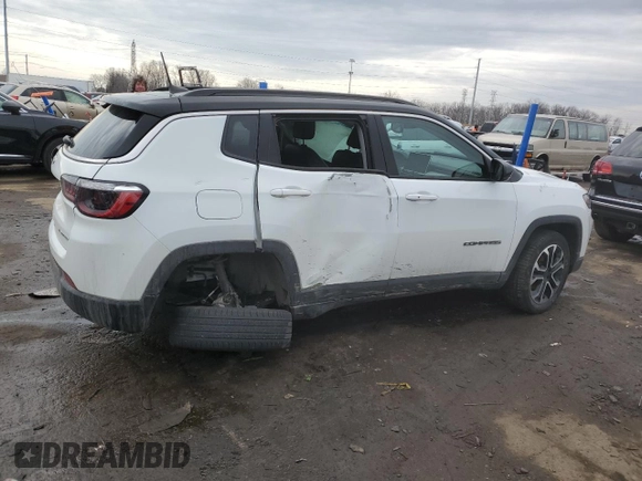 2022 Jeep Compass High Altitude z VIN 3C4NJDCB8NT232024, wystawiony jako Copart lot #46950985 z przebiegiem Nie podano mil oraz Szkoda całkowita • Salvage title. Historia ofert i sprzedaży dostępna na DreamBid. Obrazek 3.