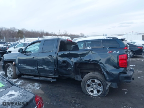 2018 Chevrolet Silverado 1500 LT with VIN 1GCVKREH6JZ162926, listed as a IAAI auction lot 41270355 with 1 mi miles. Bid and sale history available at carsss.com. Image 13.