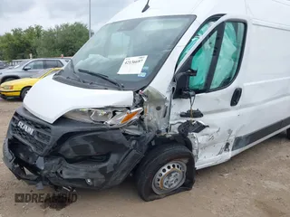 2025 Ram ProMaster Cargo with VIN 3C6MRVHG8SE548996, listed as a IAAI auction lot 42136697 with 3,166 mi miles and . Bid and sale history available at DreamBid. Image 6.