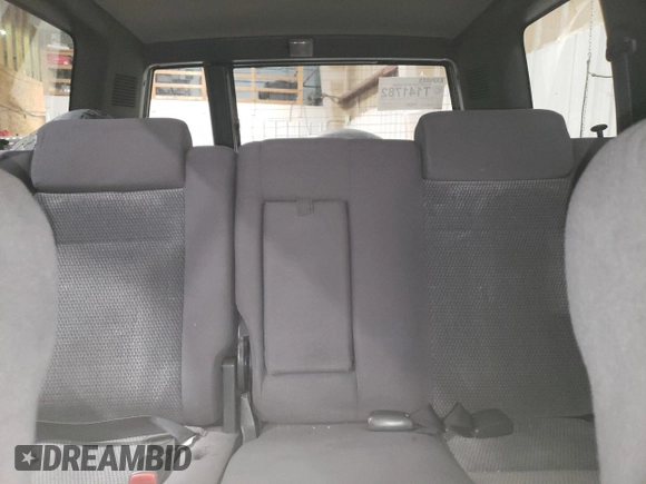 1999 Isuzu Trooper S z VIN JACDJ58X8X7915370, wystawiony jako Copart lot #83466824 z przebiegiem 143 588 mil mil oraz Czysty tytuł • Clean title. Historia ofert i sprzedaży dostępna na DreamBid. Obrazek 10.