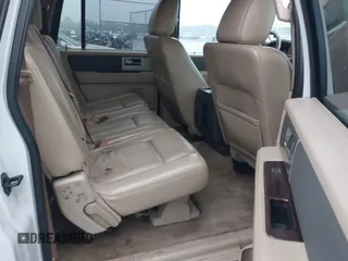 2013 Ford Expedition Max XLT с VIN 1FMJK1H59DEF08542, выставлен на аукционе IAAI как лот 41552946 с пробегом 218 762 миль миль и . История ставок и продаж доступна на DreamBid. Изображение 8.