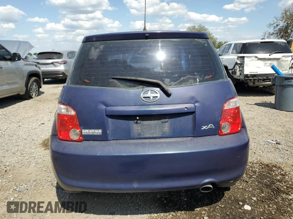 2006 Scion xA z VIN JTKKT624060148699, wystawiony jako Copart lot #54337385 z przebiegiem 227 208 mil mil oraz Szkody całkowita. Historia ofert i sprzedaży dostępna na DreamBid. Obrazek 6.
