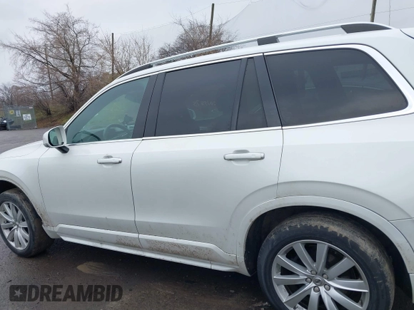 2017 Volvo XC90 Momentum with VIN YV4A22PK7H1134864, listed as a IAAI auction lot 42013875 with 200,367 mi miles. Bid and sale history available at carsss.com. Image 14.