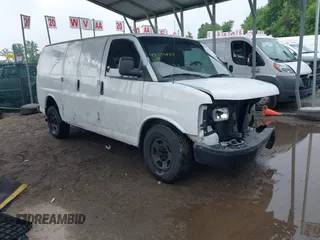 2008 Chevrolet Express Cargo z VIN 1GCFG15X981124176, wystawiony jako IAAI lot #42276837 z przebiegiem 124 808 mil mil oraz . Historia ofert i sprzedaży dostępna na DreamBid. Obrazek 1.