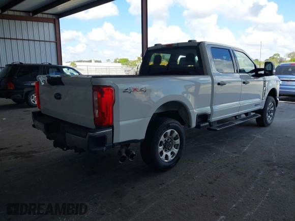 2024 Ford Super Duty F-250 SRW XL with VIN 1FT7W2BT1RED57848, listed as a IAAI auction lot 41544392 with 33,271 mi miles. Bid and sale history available at carsss.com. Image 4.