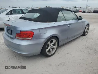 2013 BMW 1 Series 128i z VIN WBAUN1C55DVR01192, wystawiony jako Copart lot #73864424 z przebiegiem Nie podano mil oraz Nie do naprawy • Non repairable. Historia ofert i sprzedaży dostępna na DreamBid. Obrazek 3.
