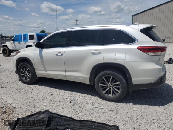 2018 Toyota Highlander SE z VIN 5TDJZRFH4JS801234, wystawiony jako Copart lot #58356715 z przebiegiem 140 265 mil mil oraz Szkoda całkowita • Salvage title. Historia ofert i sprzedaży dostępna na DreamBid. Obrazek 2.