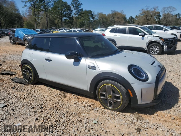 2023 MINI Hardtop Cooper SE z VIN WMW13DJ06P2S79659, wystawiony jako Copart lot #49746775 z przebiegiem 41 559 mil mil oraz Szkoda całkowita • Salvage title. Historia ofert i sprzedaży dostępna na DreamBid. Obrazek 4.