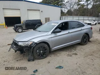 2024 Volkswagen Jetta Sport z VIN 3VWAM7BU7RM055585, wystawiony jako Copart lot #42109675 z przebiegiem 17 485 mil mil oraz Szkoda całkowita • Salvage title. Historia ofert i sprzedaży dostępna na DreamBid. Obrazek 1.