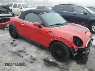 2015 MINI Roadster S z VIN WMWSY3C58FT567023, wystawiony jako Copart lot #43289505 z przebiegiem 115 029 mil mil oraz Szkoda całkowita • Salvage title. Historia ofert i sprzedaży dostępna na DreamBid. Obrazek 4.