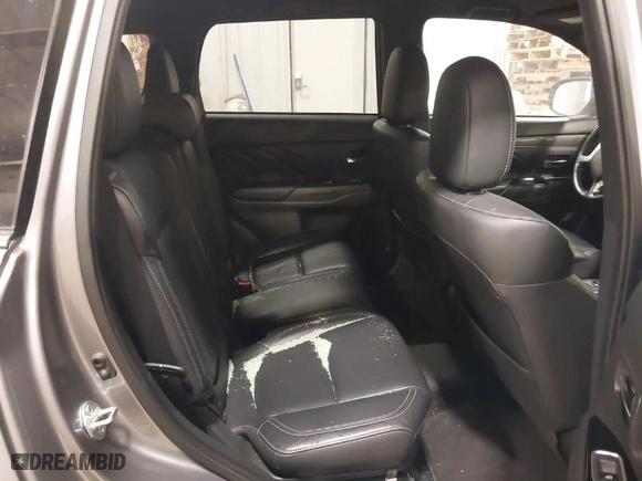 2020 Mitsubishi Outlander PHEV SEL with VIN JA4J24A56LZ010123, listed as a IAAI auction lot 41180860 with 39,101 mi miles. Bid and sale history available at carsss.com. Image 8.