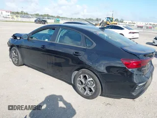 2021 Kia Forte FE z VIN 3KPF24AD6ME390032, wystawiony jako IAAI lot #41467915 z przebiegiem 43 654 mil mil oraz . Historia ofert i sprzedaży dostępna na DreamBid. Obrazek 3.