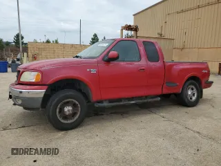 2002 Ford F-150 XL z VIN 2FTRX08L02CA02800, wystawiony jako Copart lot #56494315 z przebiegiem 350 842 mil mil oraz Szkoda całkowita • Salvage title. Historia ofert i sprzedaży dostępna na DreamBid. Obrazek 1.