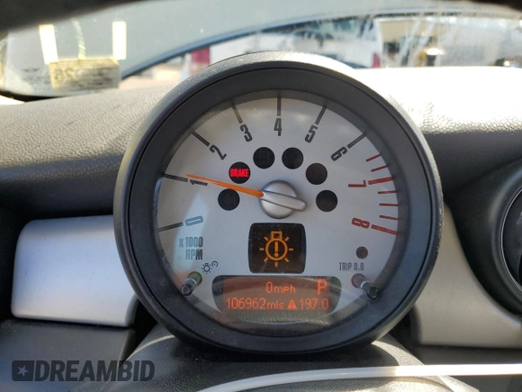 2011 MINI Hardtop with VIN WMWSU3C58BT096075, listed as a Copart auction lot 53826435 with 106,962 mi miles and Clean Title. Bid and sale history available at DreamBid. Image 9.
