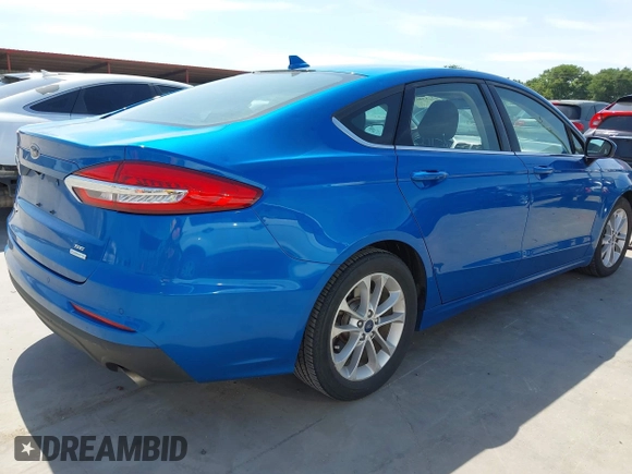 2020 Ford Fusion SE z VIN 3FA6P0HD8LR135668, wystawiony jako IAAI lot #42253008 z przebiegiem 69 625 mil mil oraz . Historia ofert i sprzedaży dostępna na DreamBid. Obrazek 4.