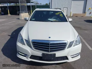 2012 Mercedes-Benz E-Class E 350 Luxury with VIN WDDHF8JB2CA619686, listed as a IAAI auction lot 42079521 with 129,025 mi miles. Bid and sale history available at carsss.com. Image 12.